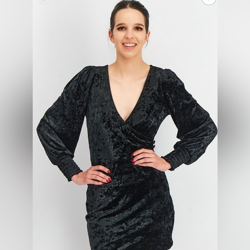 Forever 21 Black Velvet V-Neck Dress